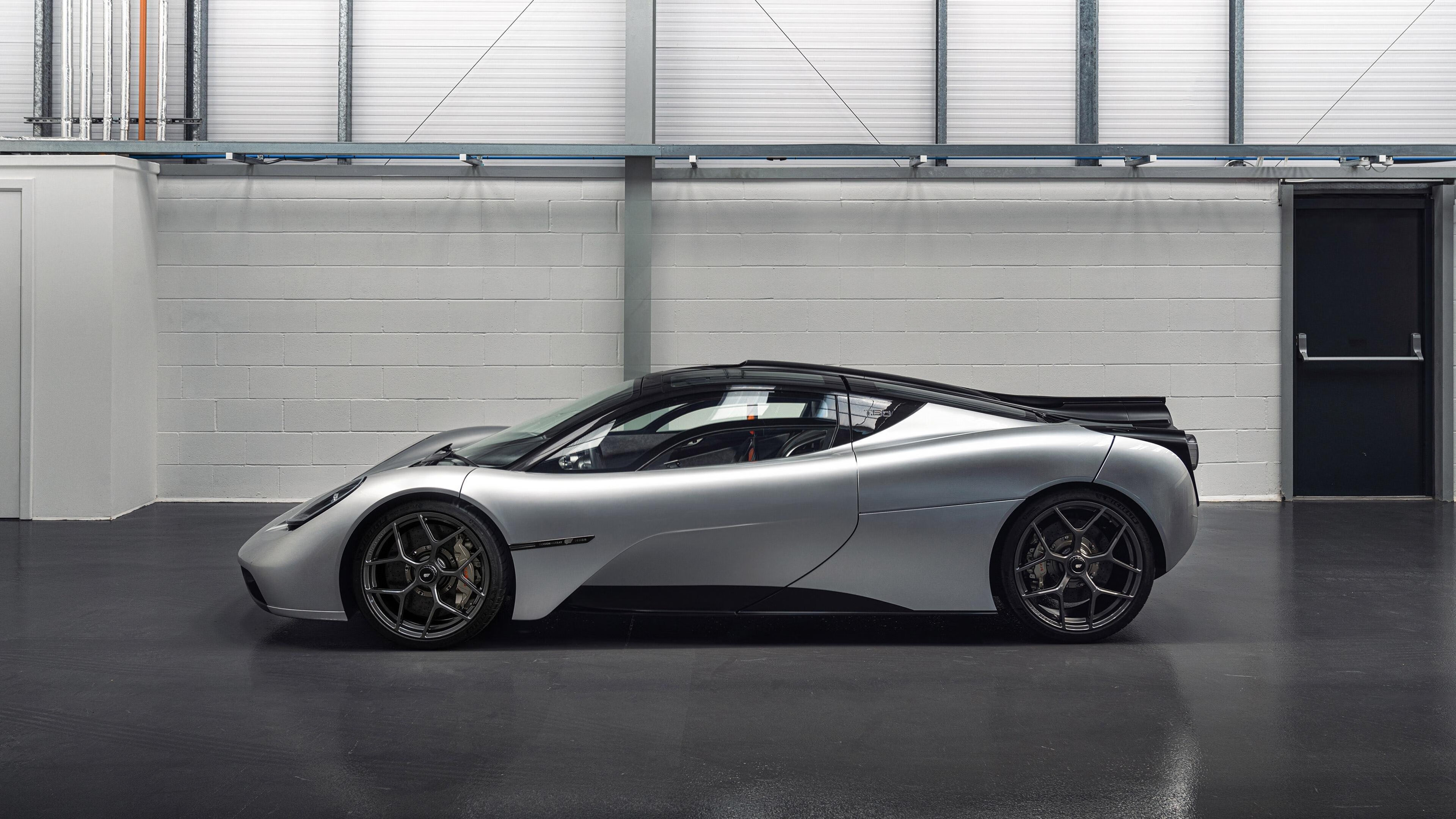 以“篮球+公益”为主题的全民运动日正式启动，篮球全民健身