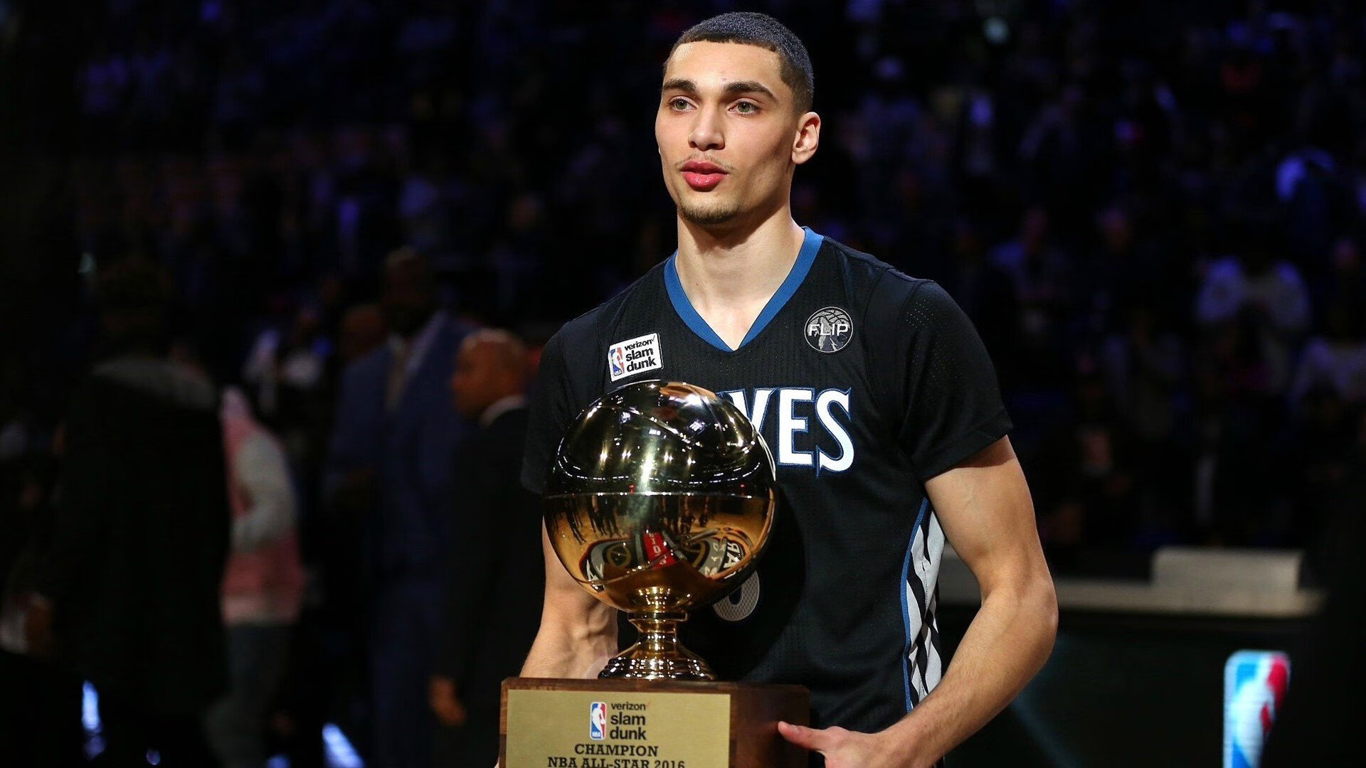 “胡利安·门德斯的全能进攻，帮助阿根廷美洲狮队登上世界巅峰”